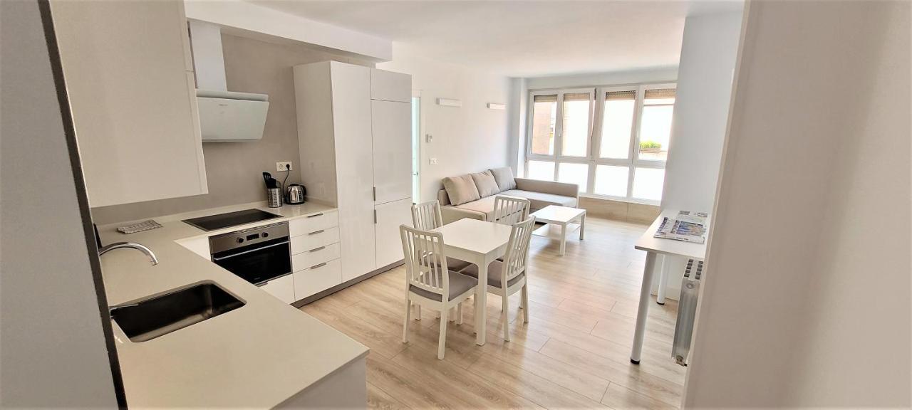 Cozy White Home In Гечо Екстериор снимка