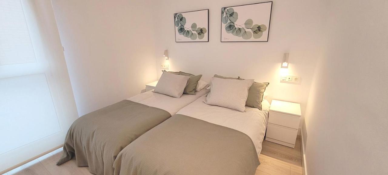 Cozy White Home In Гечо Екстериор снимка