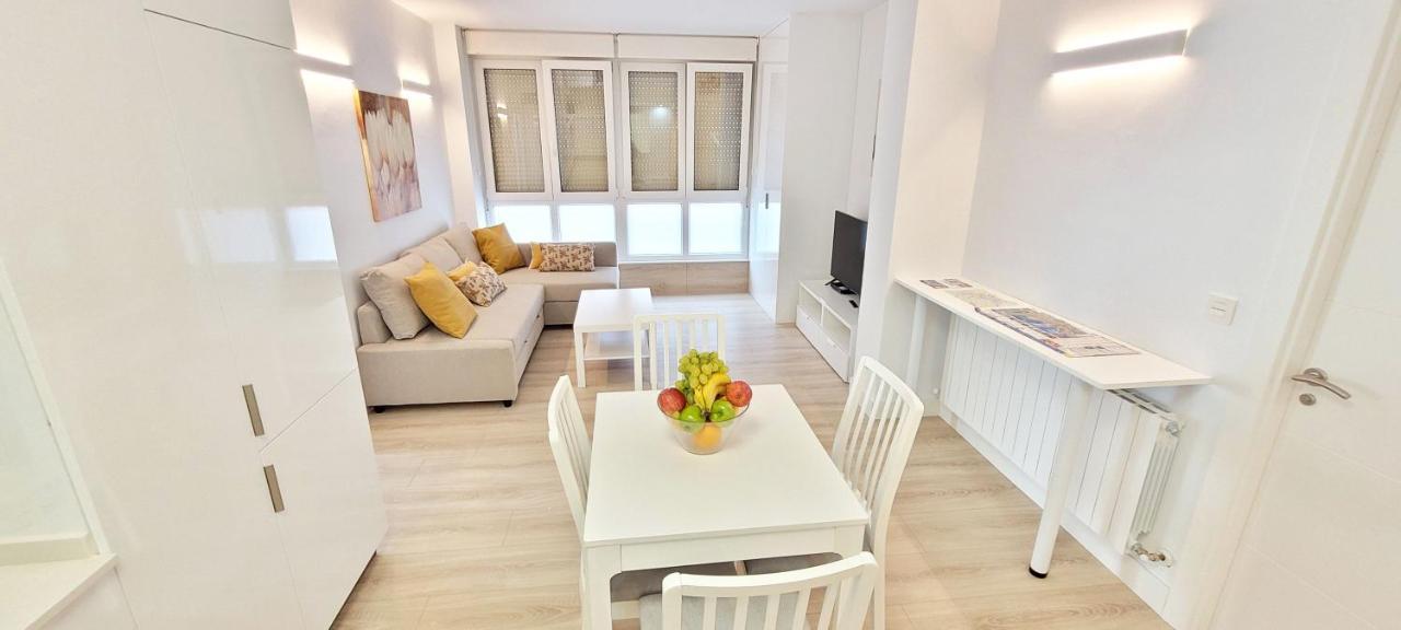 Cozy White Home In Гечо Екстериор снимка