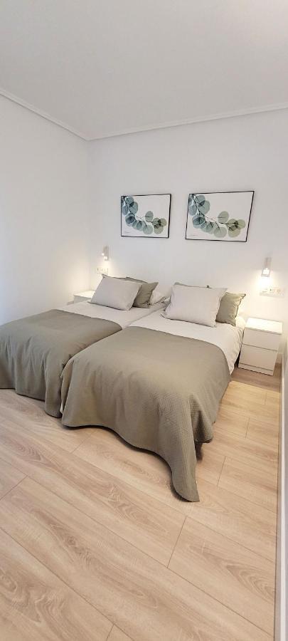 Cozy White Home In Гечо Екстериор снимка